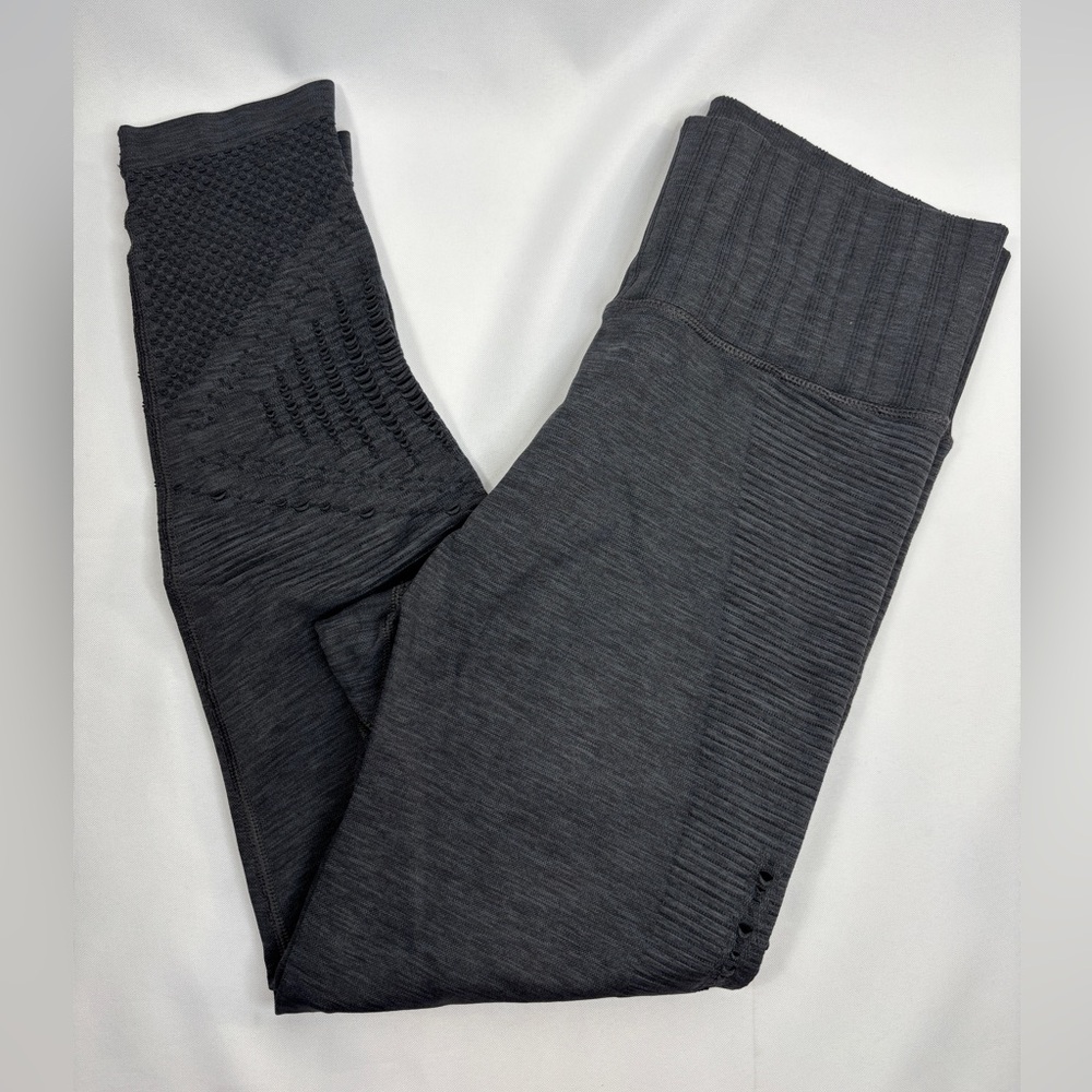 Athleta Halasana Macrame Seamless 7/8 Charcoal Gray Medium Leggings
